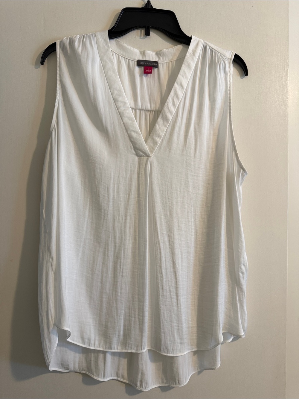 Vince Camuto White V-Neck Layered Hem Sleeveless Top